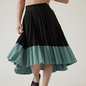 Athleta Swing Pleated Skirt in Black and Teal, Size L